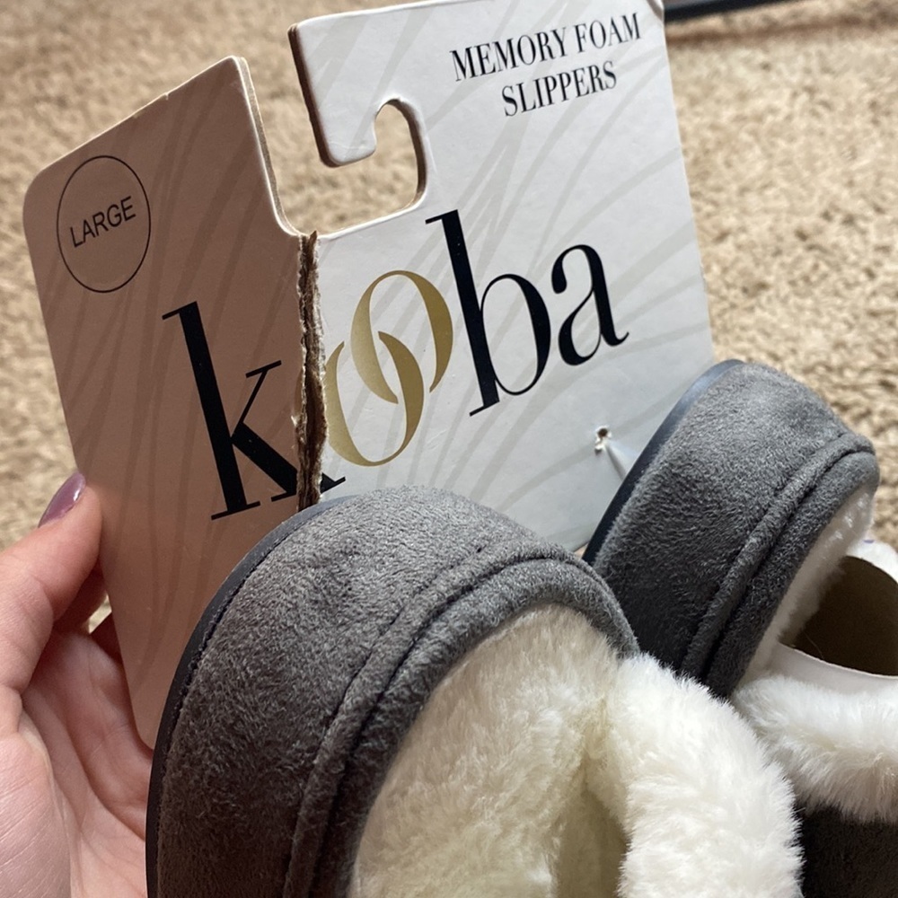 kooba | Memory Foam Fuzzy Slip On Slippers Size Large 8-9 NWT - Picture 6 of 6